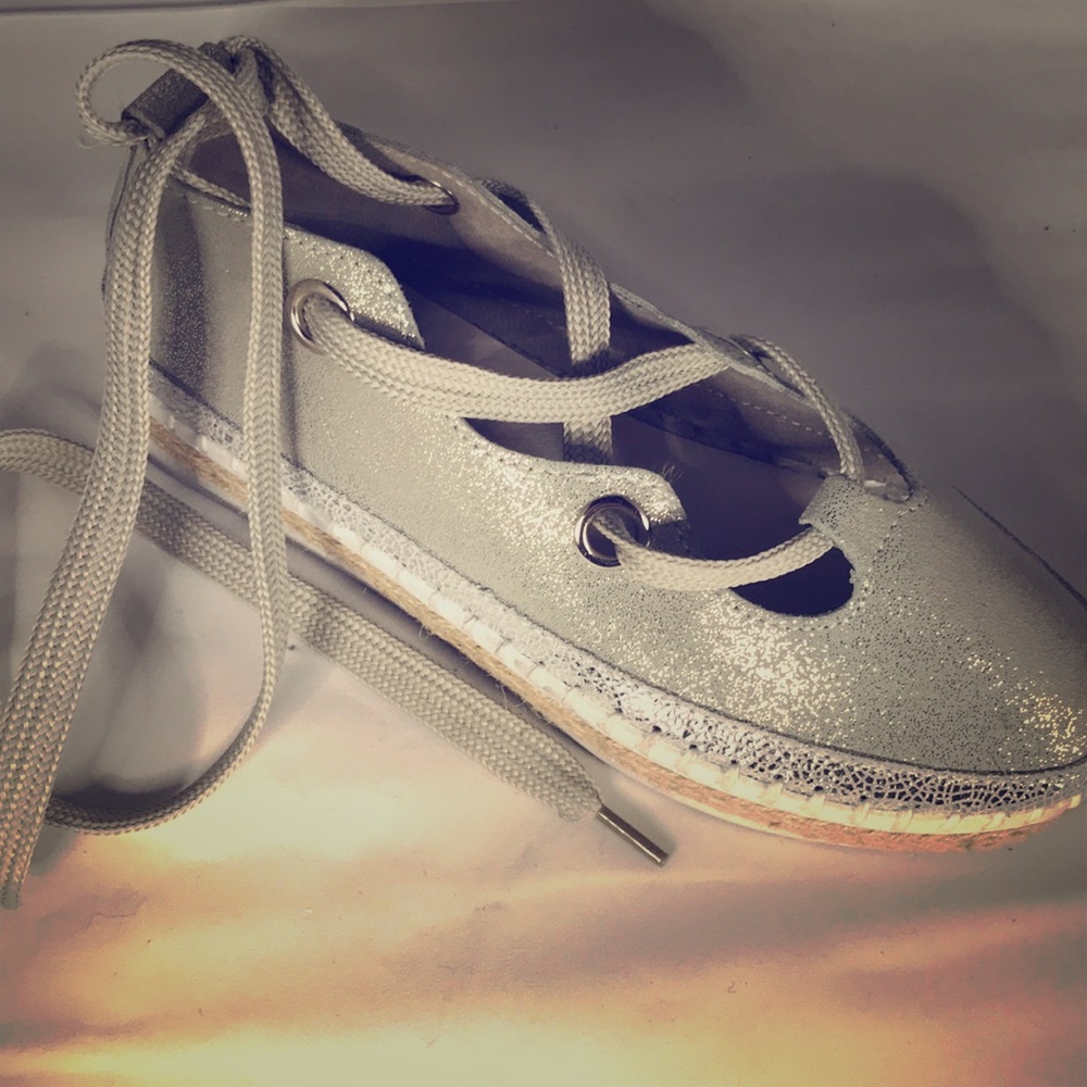 Bernie mev. Tie up espadrilles NEW unworn no tags